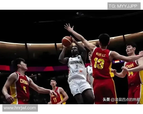 中国篮球队在世界杯预选赛中力克强敌晋级八强 展现出强大实力与团队合作精神