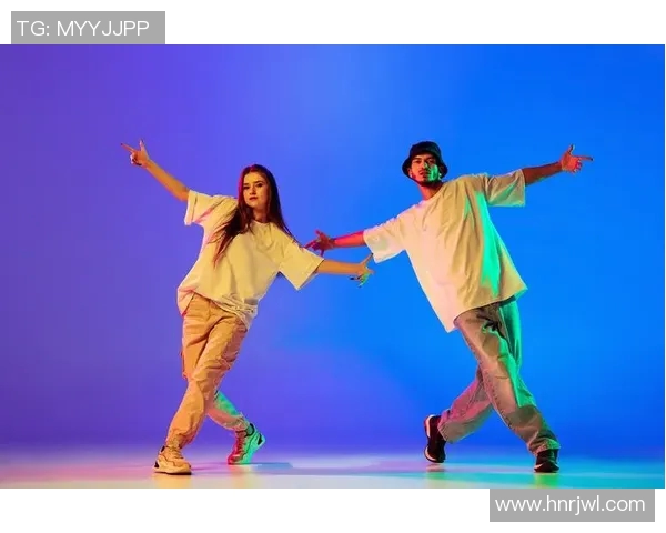 成都极限运动嘉年华街舞队个人能力展现精彩纷呈引人注目